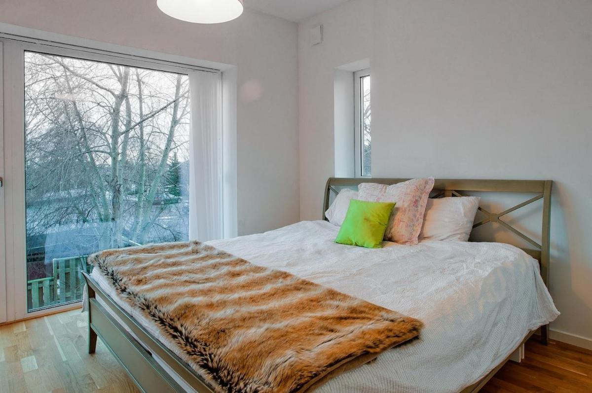 Villa Townhouse On Arlanda Stockholm Metro Line - Easy Checkin Sollentuna Exterior foto