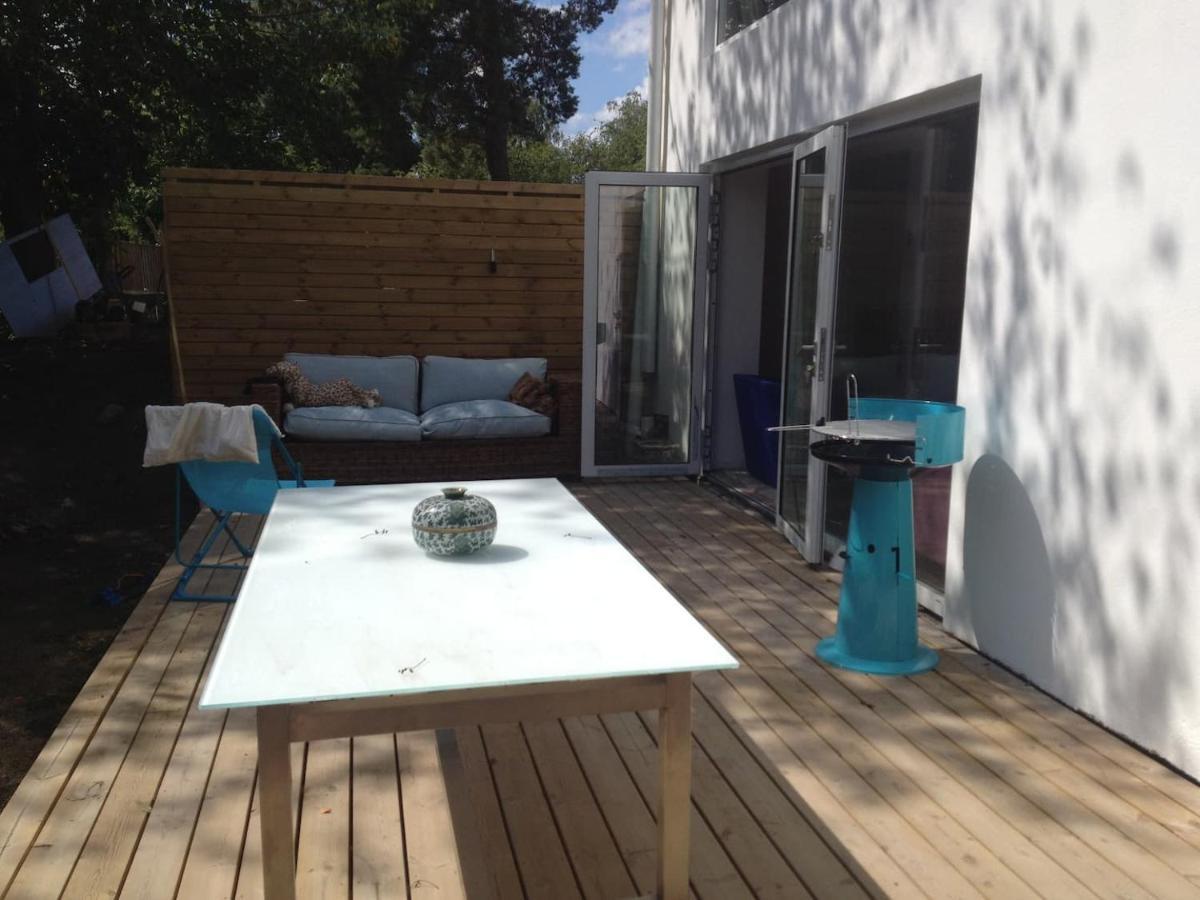Villa Townhouse On Arlanda Stockholm Metro Line - Easy Checkin Sollentuna Exterior foto