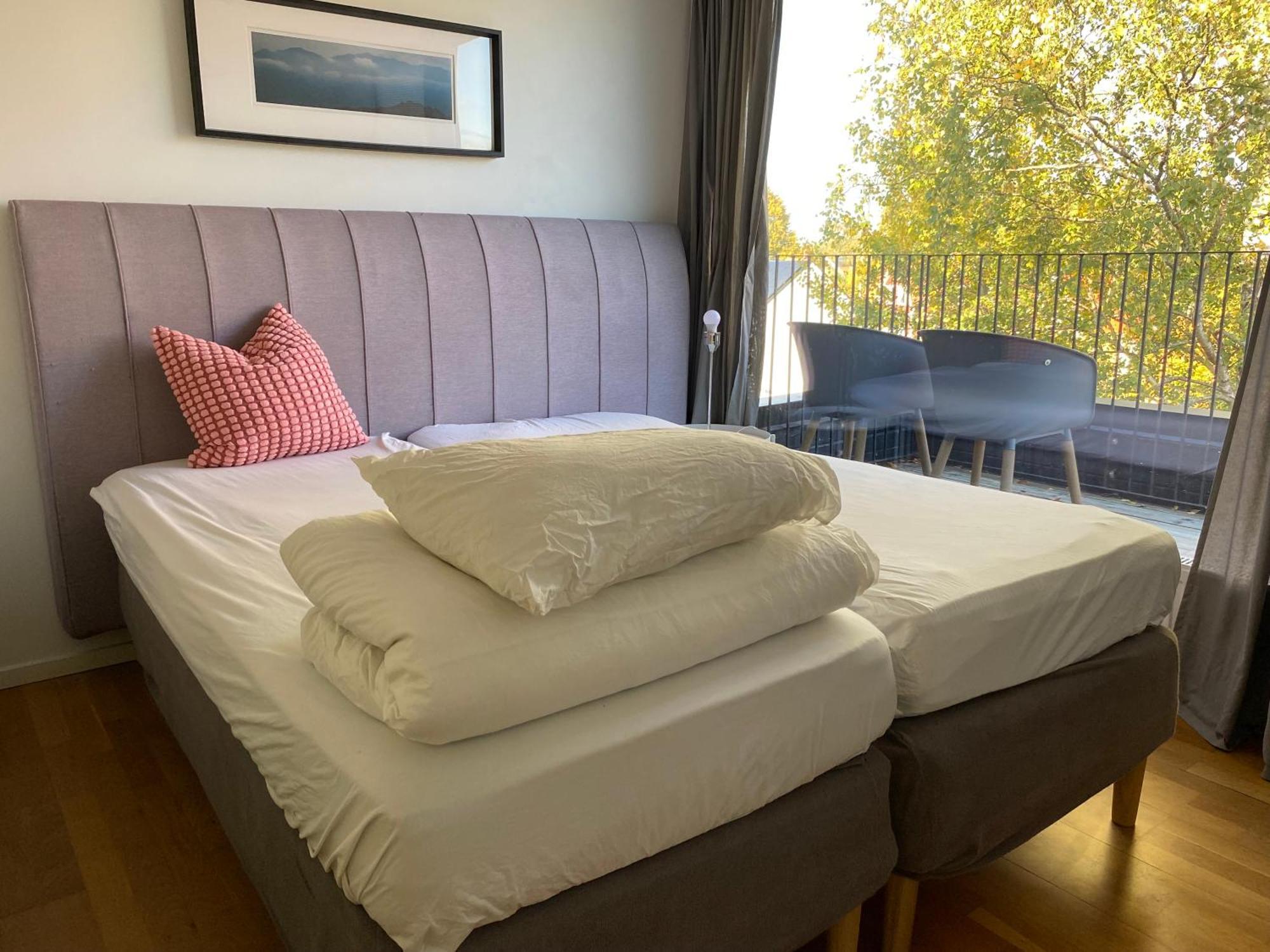Villa Townhouse On Arlanda Stockholm Metro Line - Easy Checkin Sollentuna Exterior foto